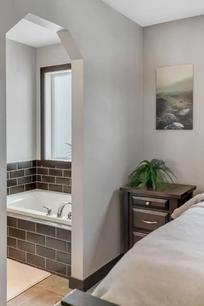 91 Panora Square NW Calgary AB T3K 0R3