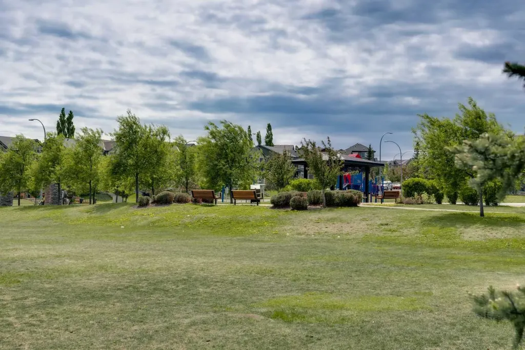 91 Panora Square NW Calgary AB T3K 0R3