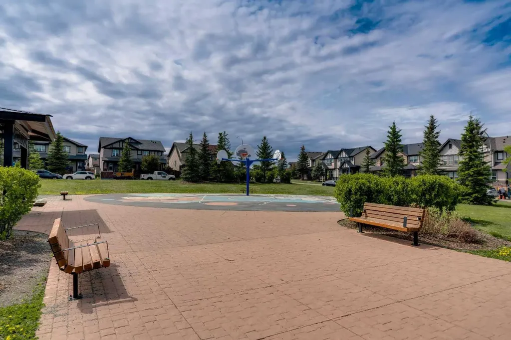 91 Panora Square NW Calgary AB T3K 0R3