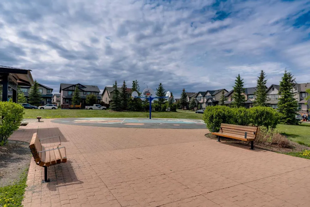 91 Panora Square NW Calgary AB T3K 0R3