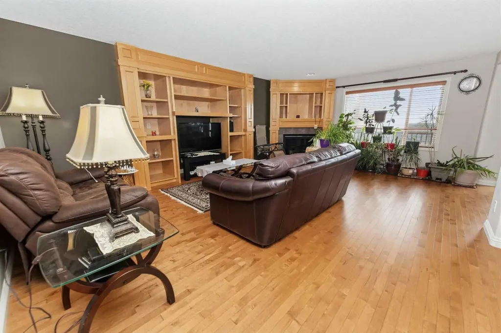 50 Panamount View NW Calgary AB T3K 0A6