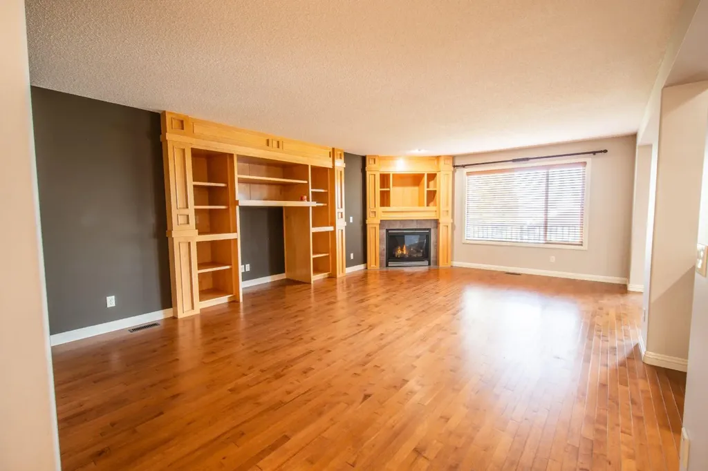 50 Panamount View NW Calgary AB T3K 0A6