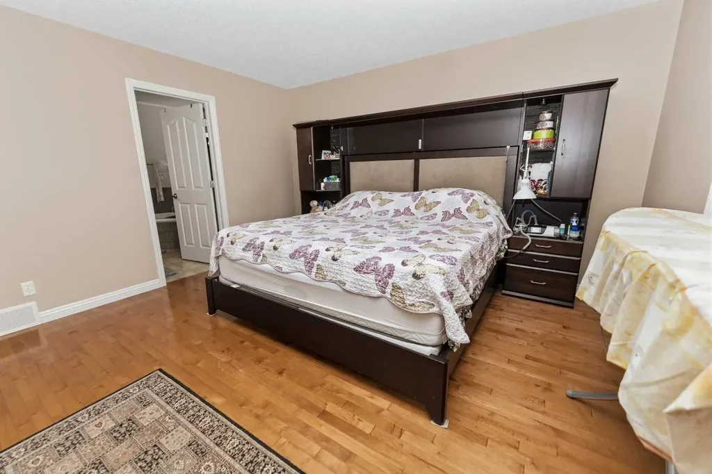 50 Panamount View NW Calgary AB T3K 0A6