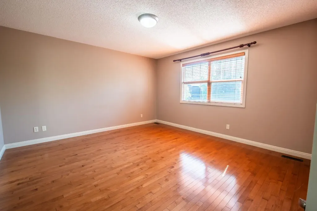 50 Panamount View NW Calgary AB T3K 0A6