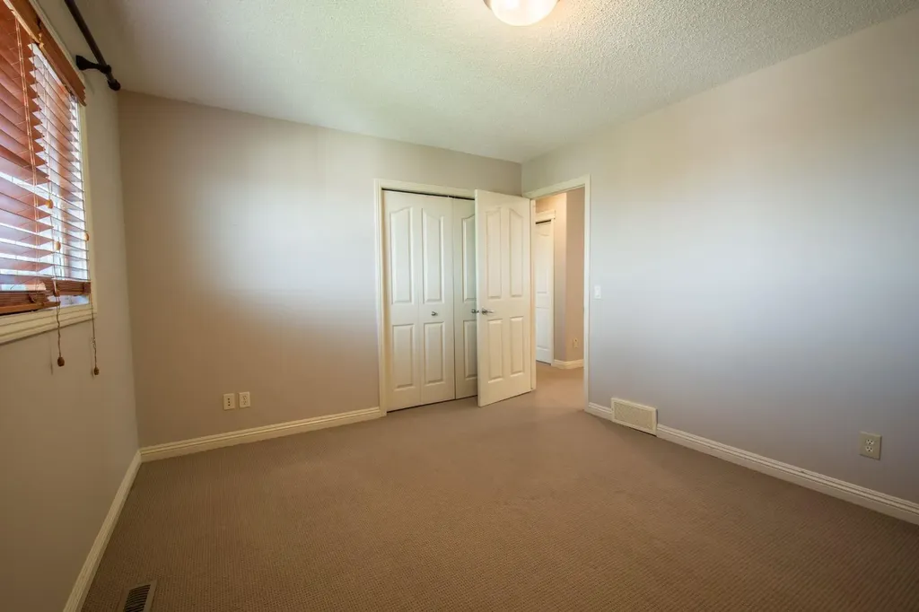 50 Panamount View NW Calgary AB T3K 0A6