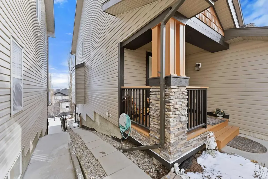 50 Panamount View NW Calgary AB T3K 0A6