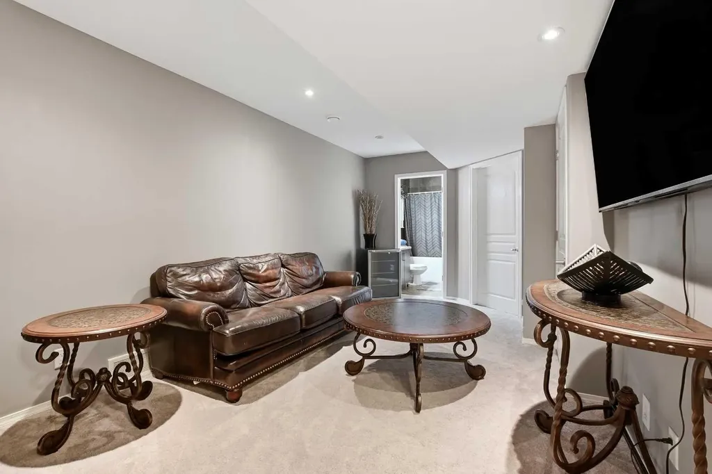 339 Viscount Drive Red Deer AB T4R 0S2