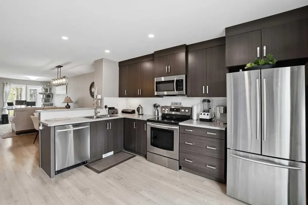 339 Viscount Drive Red Deer AB T4R 0S2