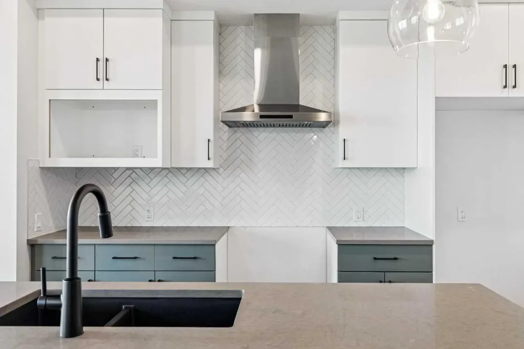 206 Sora Way SE Calgary AB T3S0V5