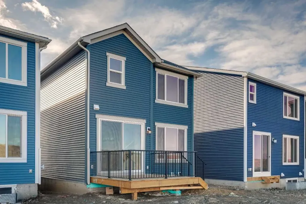 206 Sora Way SE Calgary AB T3S0V5