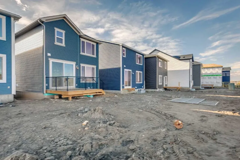 206 Sora Way SE Calgary AB T3S0V5