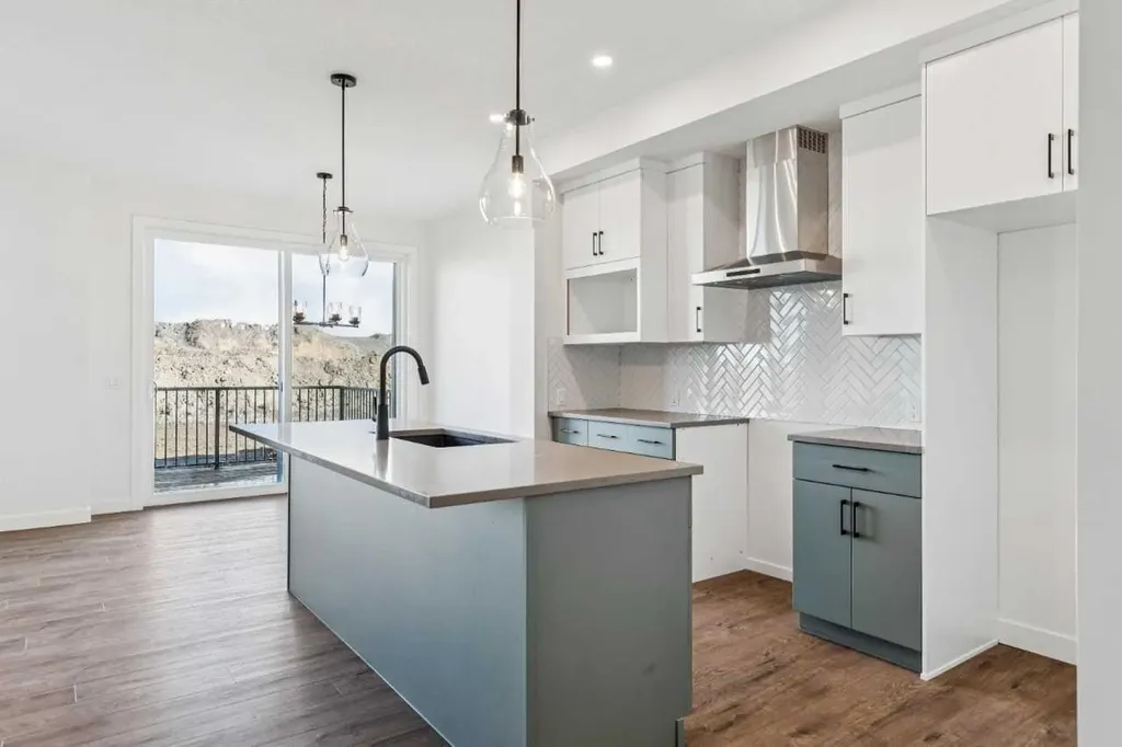 206 Sora Way SE Calgary AB T3S0V5