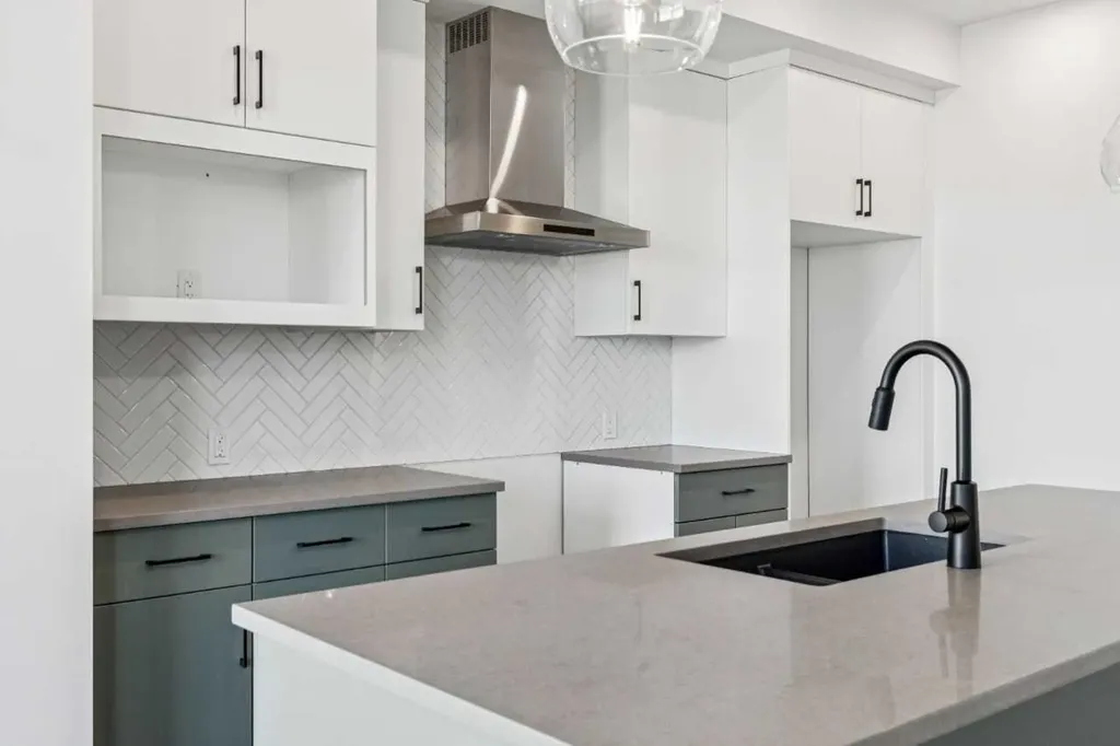 206 Sora Way SE Calgary AB T3S0V5
