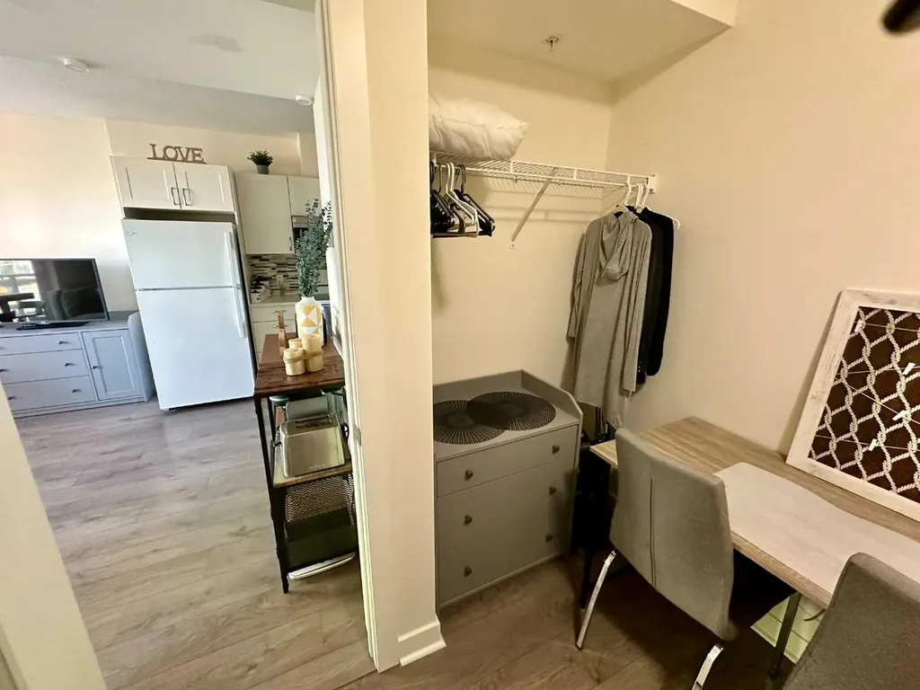 10 Brentwood Common NW Calgary AB T2L 2J9