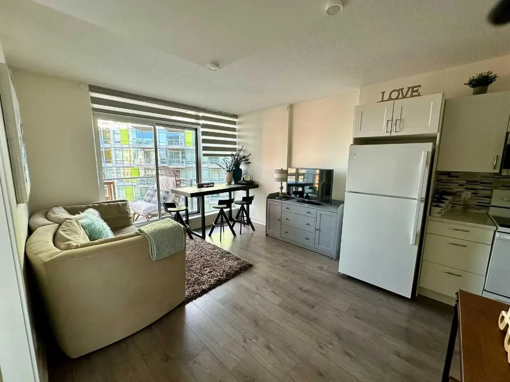 10 Brentwood Common NW Calgary AB T2L 2J9