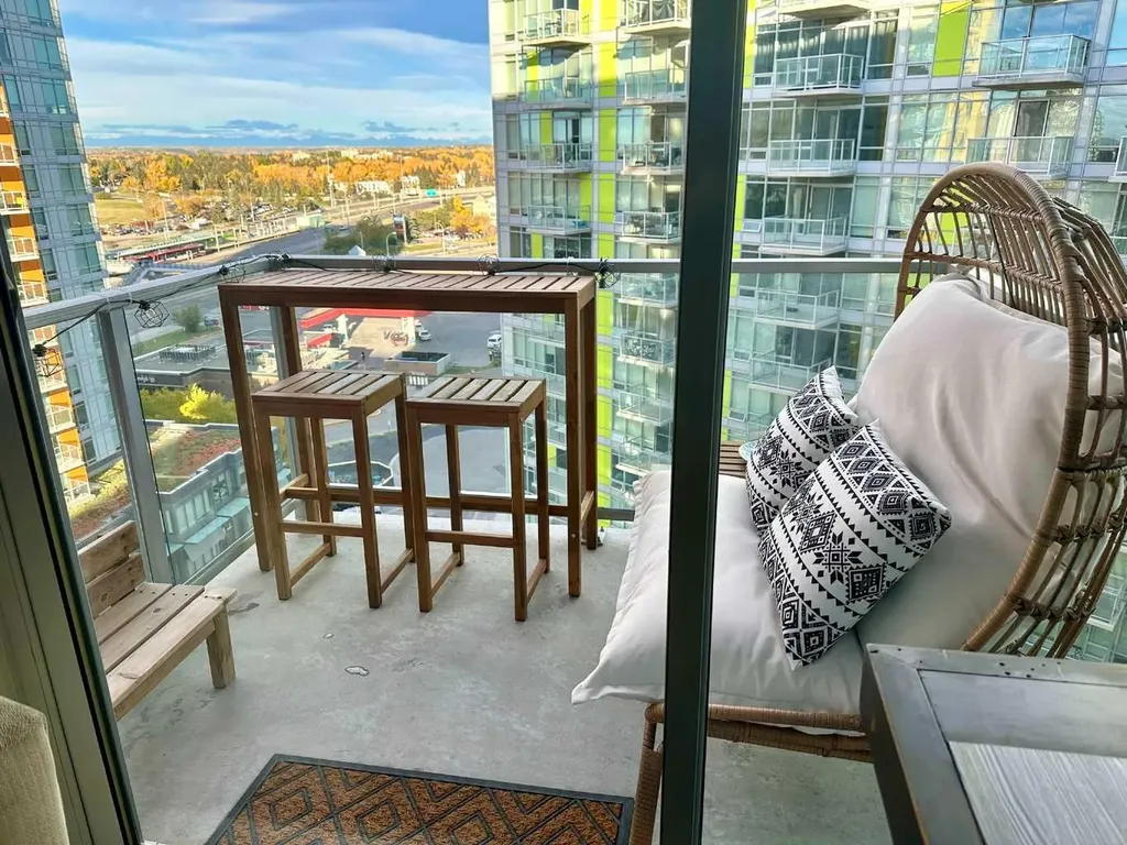 10 Brentwood Common NW Calgary AB T2L 2J9