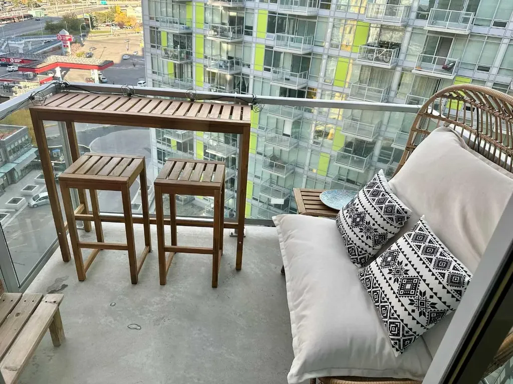 10 Brentwood Common NW Calgary AB T2L 2J9