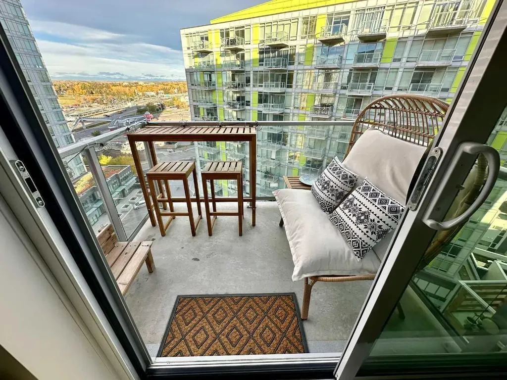 10 Brentwood Common NW Calgary AB T2L 2J9