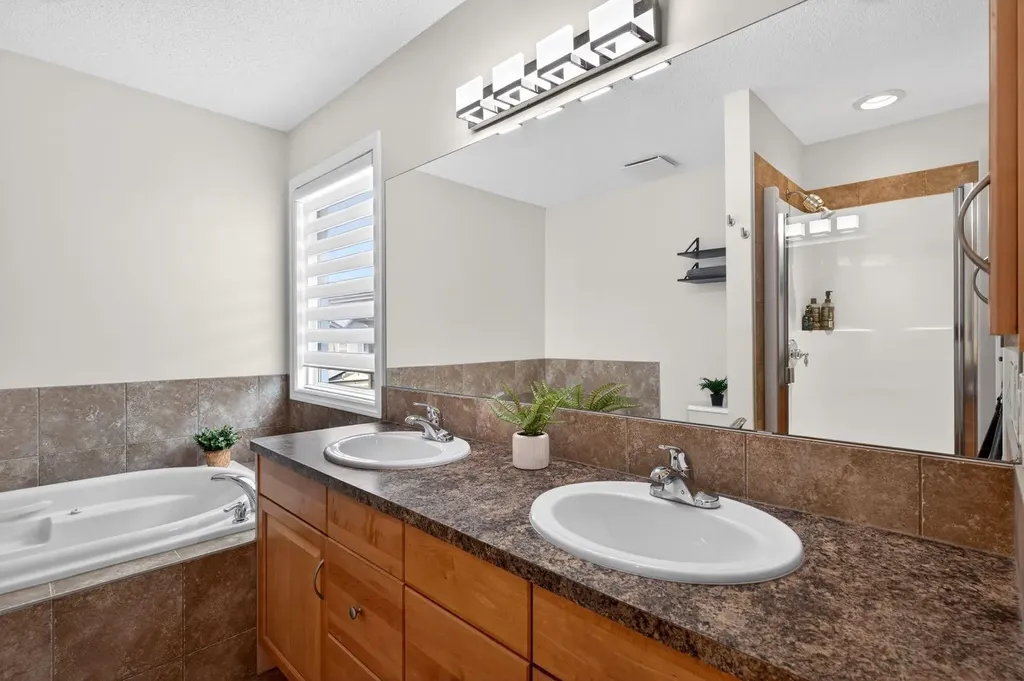 2063 Sagewood Rise SW Airdrie AB T4B 3N2