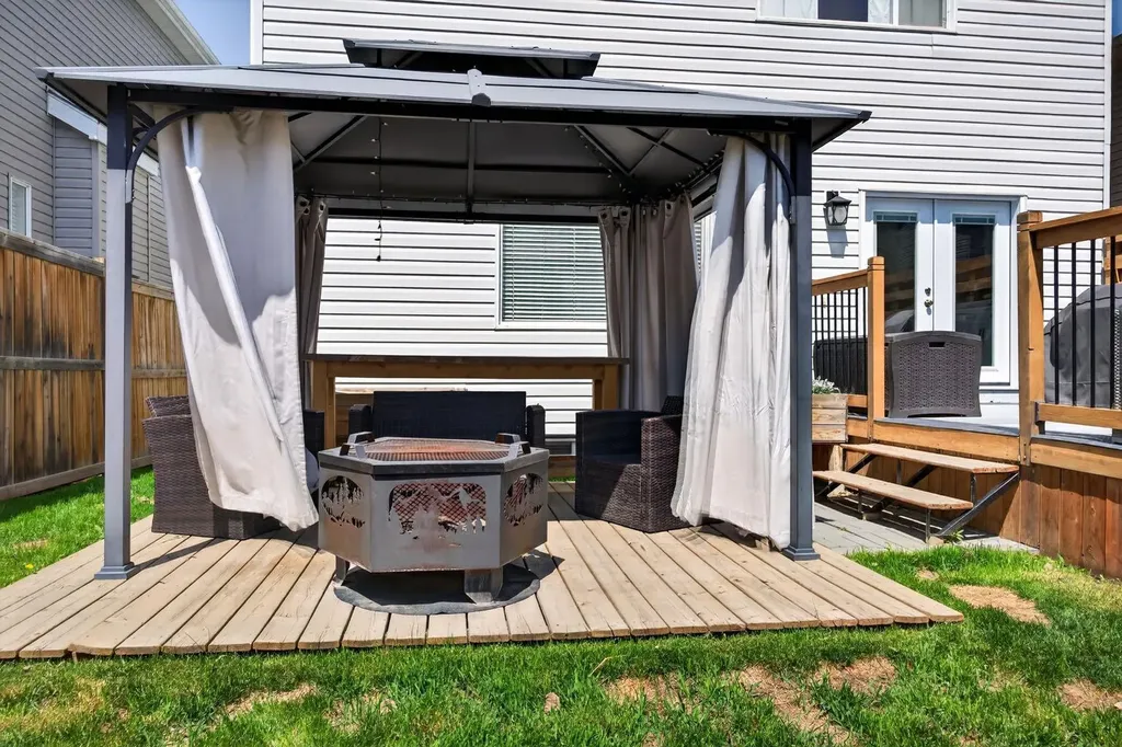 2063 Sagewood Rise SW Airdrie AB T4B 3N2
