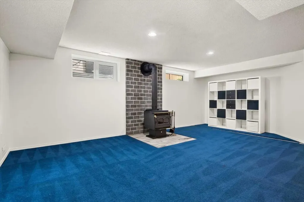 12 Chaparral Crescent SE Calgary AB T2X 3K7