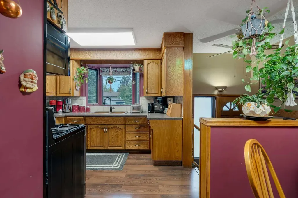 3027 Brentwood Boulevard NW Calgary AB T2L 1J6