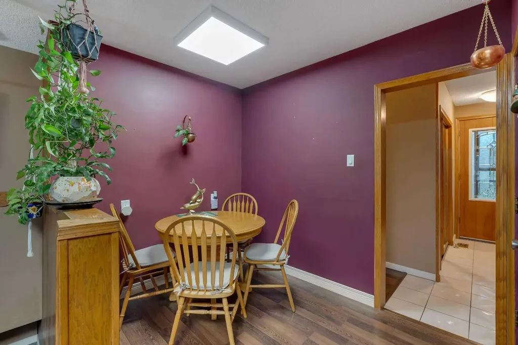 3027 Brentwood Boulevard NW Calgary AB T2L 1J6
