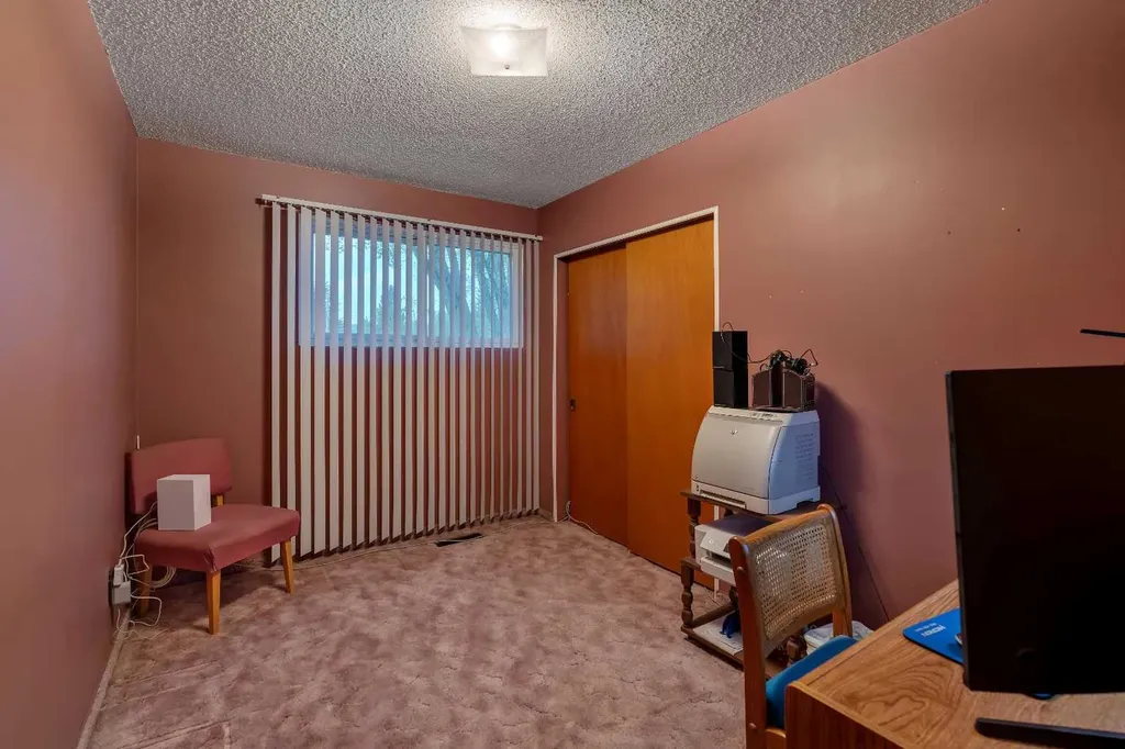3027 Brentwood Boulevard NW Calgary AB T2L 1J6