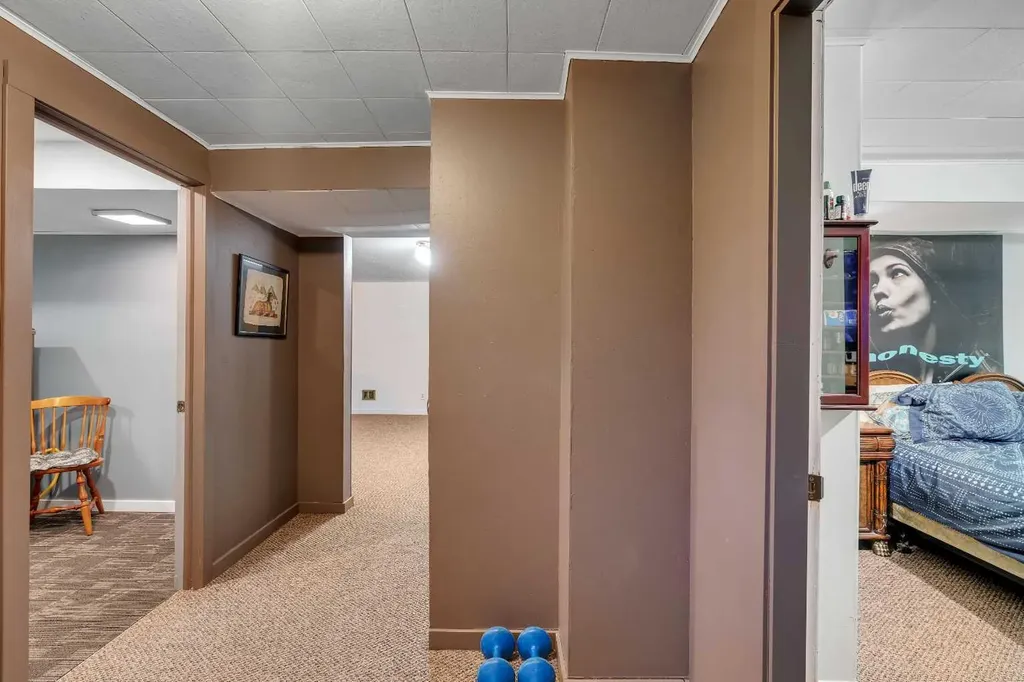 3027 Brentwood Boulevard NW Calgary AB T2L 1J6
