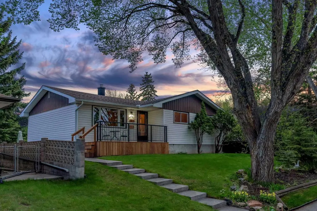 3027 Brentwood Boulevard NW Calgary AB T2L 1J6