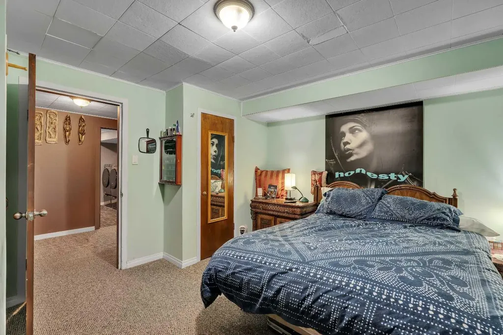 3027 Brentwood Boulevard NW Calgary AB T2L 1J6