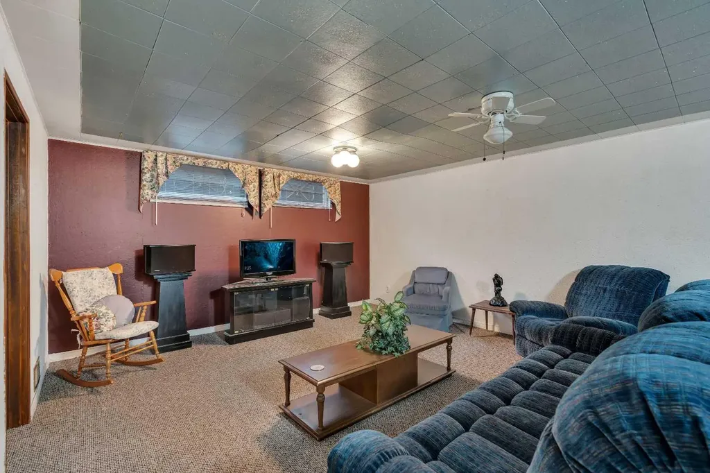 3027 Brentwood Boulevard NW Calgary AB T2L 1J6