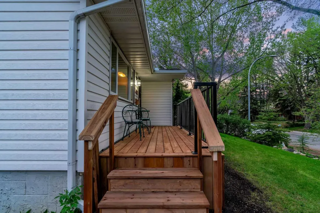 3027 Brentwood Boulevard NW Calgary AB T2L 1J6