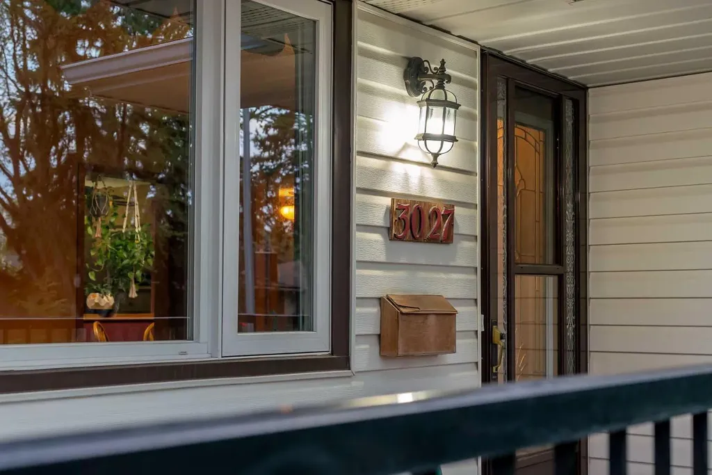 3027 Brentwood Boulevard NW Calgary AB T2L 1J6