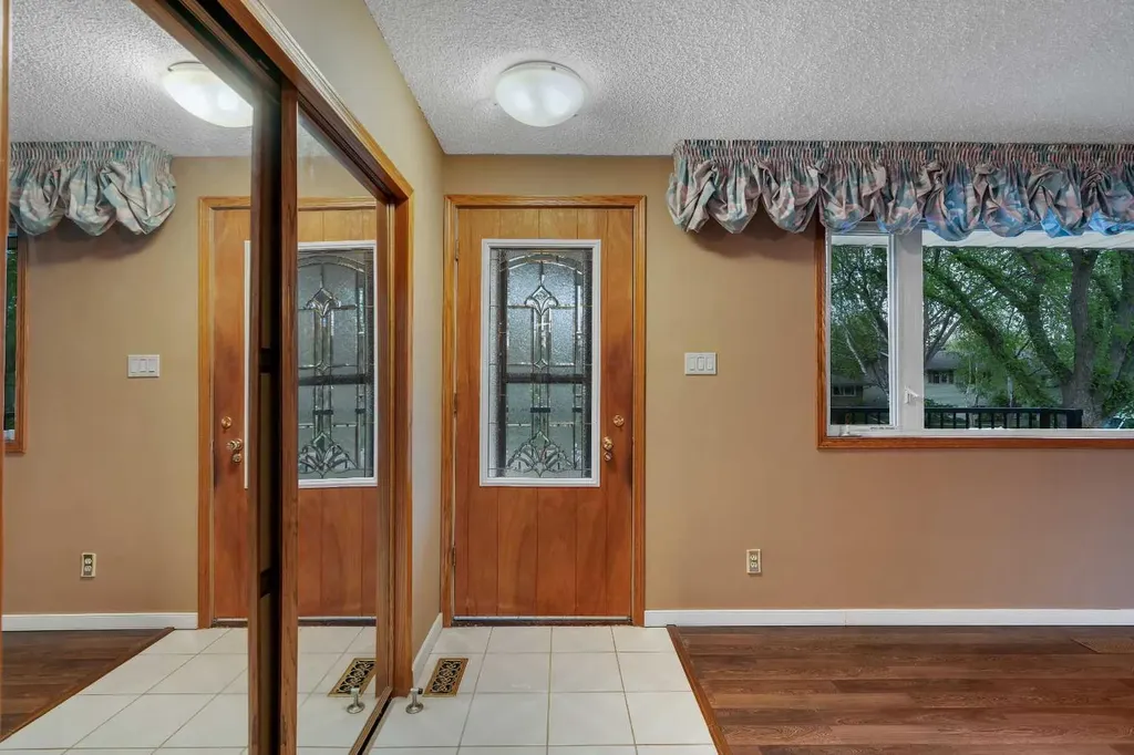 3027 Brentwood Boulevard NW Calgary AB T2L 1J6