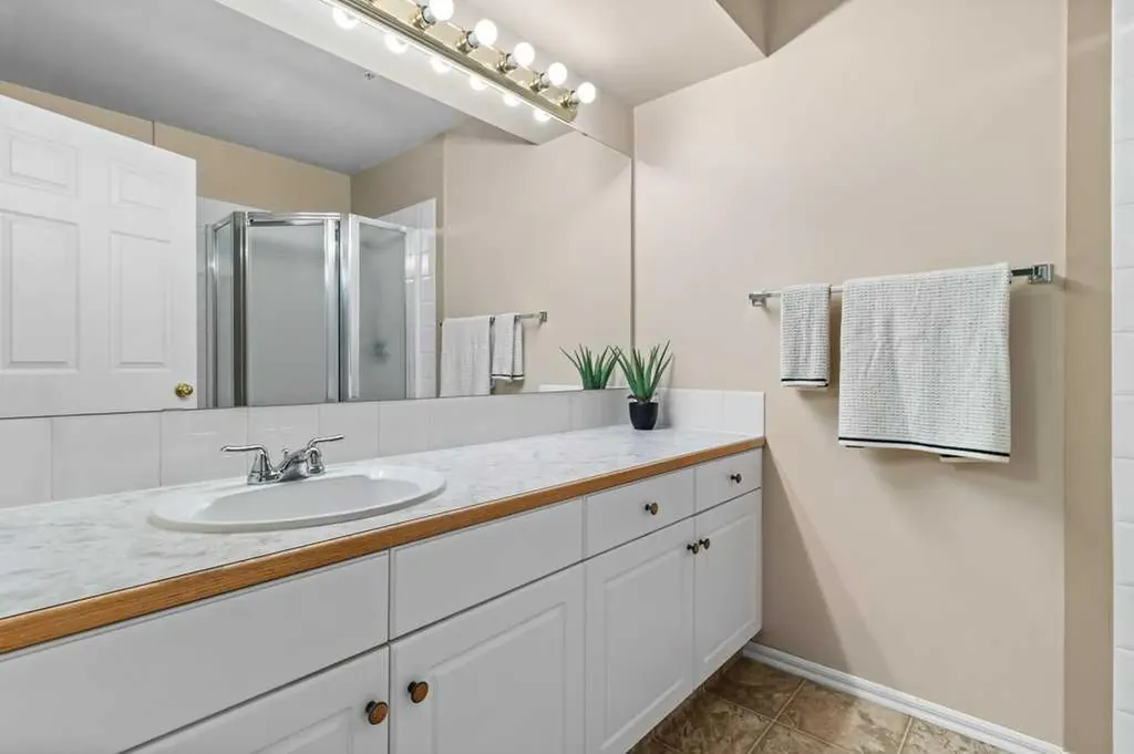 6118 53 Avenue Red Deer AB T4N 6P7