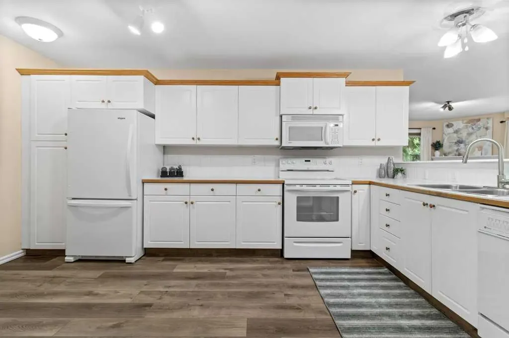 6118 53 Avenue Red Deer AB T4N 6P7