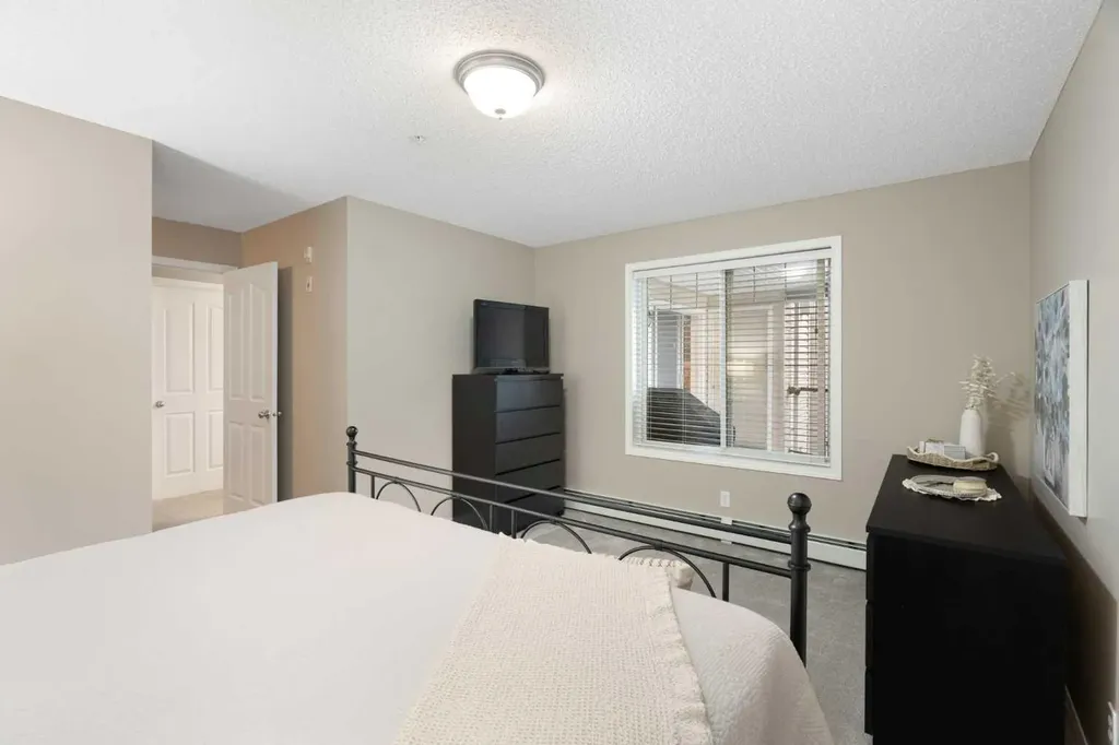 369 Rocky Vista Park NW Calgary AB T3G 5K7