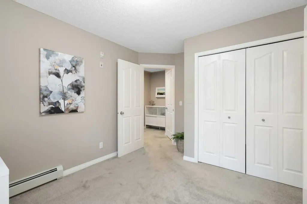 369 Rocky Vista Park NW Calgary AB T3G 5K7