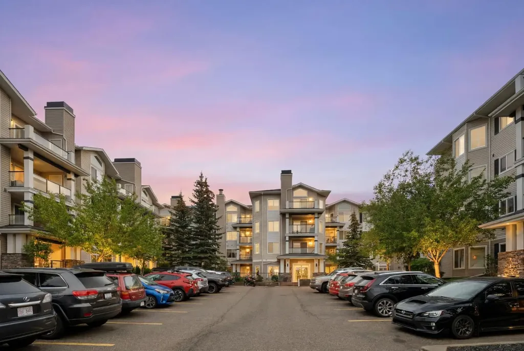 369 Rocky Vista Park NW Calgary AB T3G 5K7