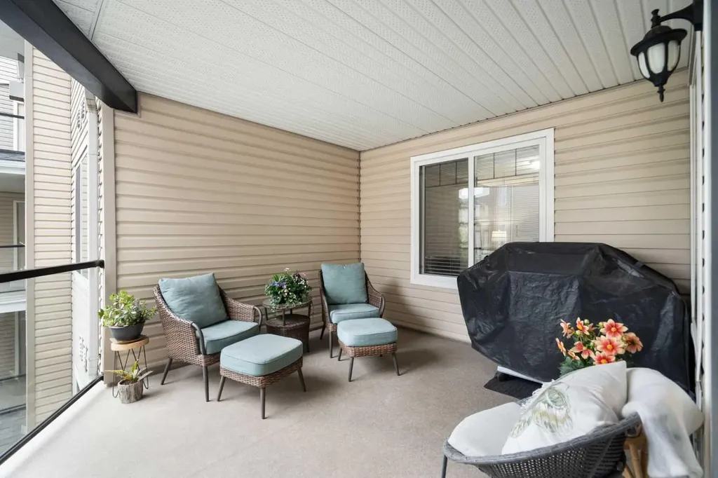 369 Rocky Vista Park NW Calgary AB T3G 5K7