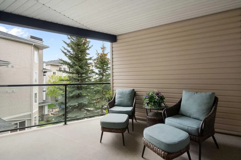 369 Rocky Vista Park NW Calgary AB T3G 5K7