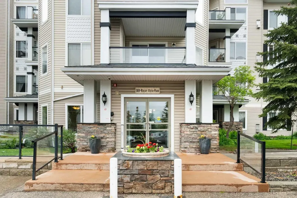 369 Rocky Vista Park NW Calgary AB T3G 5K7
