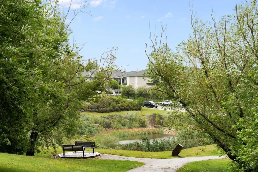 369 Rocky Vista Park NW Calgary AB T3G 5K7
