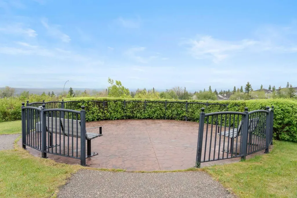 369 Rocky Vista Park NW Calgary AB T3G 5K7