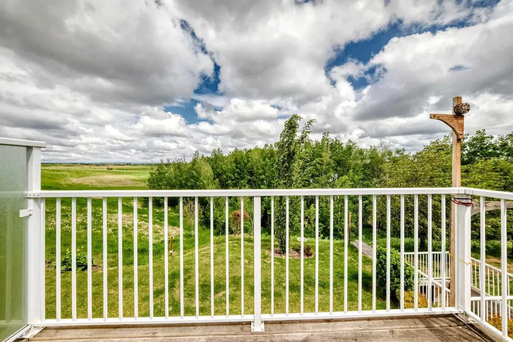 12 Beardsley Crescent Lacombe AB T4L 0G4