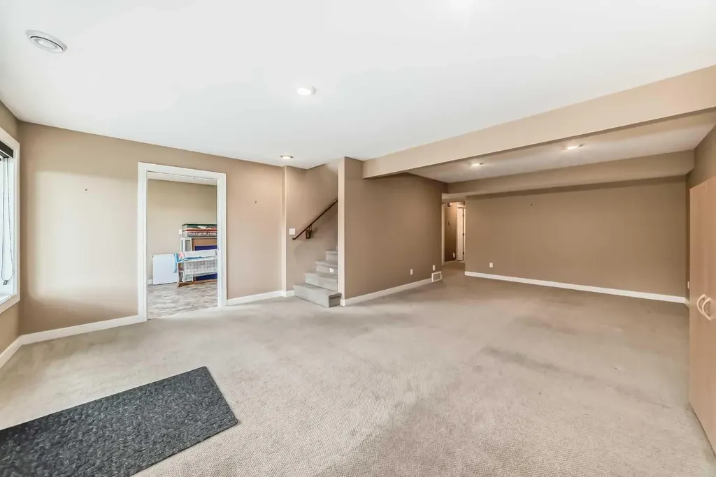 12 Beardsley Crescent Lacombe AB T4L 0G4