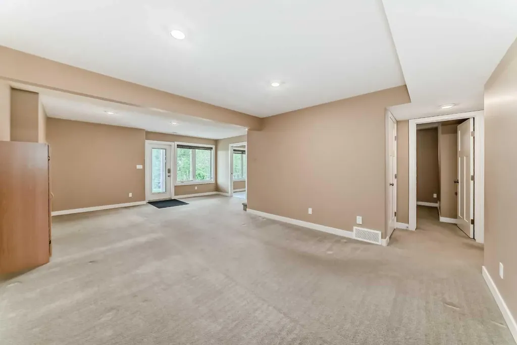 12 Beardsley Crescent Lacombe AB T4L 0G4