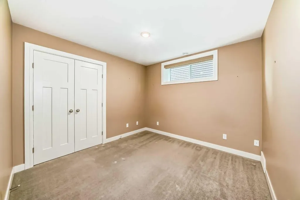 12 Beardsley Crescent Lacombe AB T4L 0G4