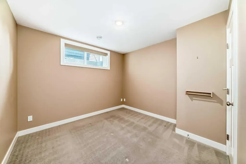 12 Beardsley Crescent Lacombe AB T4L 0G4